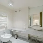 Guesthost - Cozy With Ac, Near The Apartment *