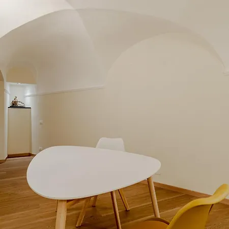 Guesthost - Cozy With Ac, Near The Apartamento